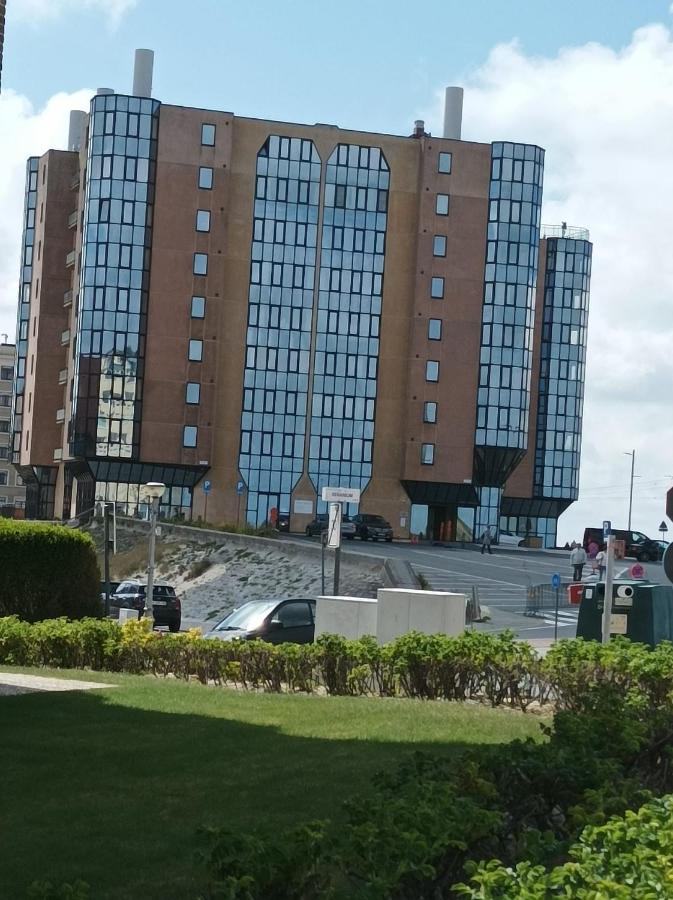 Frontaal Zeezicht In Appartement De Strandjutter Ostend Exterior photo